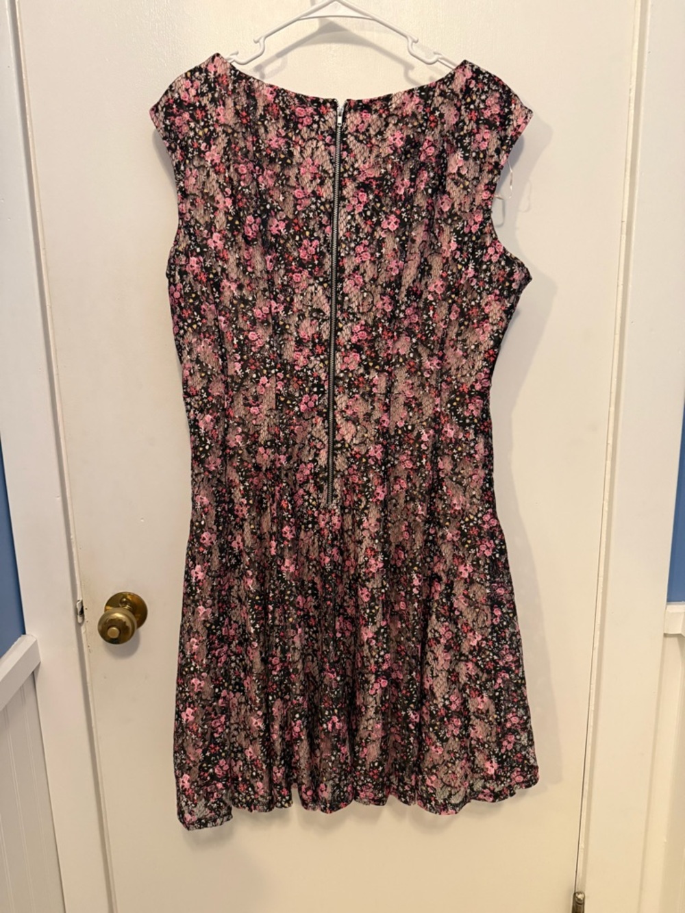 Floral Lace Overlay Dress in Black and Pink feminine summer flowy - Picture 3 of 3